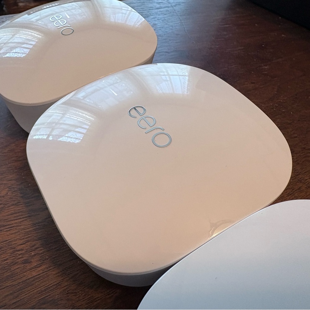 Eero White Wireless Router Set - Picture 3 of 11